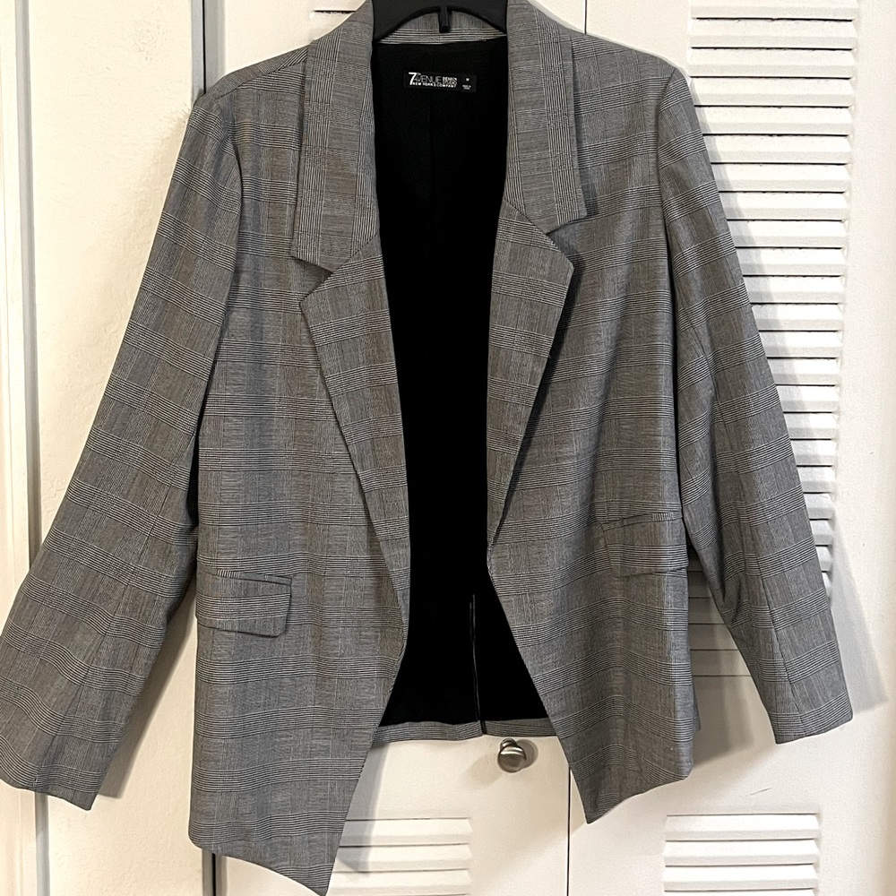 7TH AVENUE DESIGN STUDIO NEW YORK & COMPANY  B/W PLAID JACKET/BLAZER